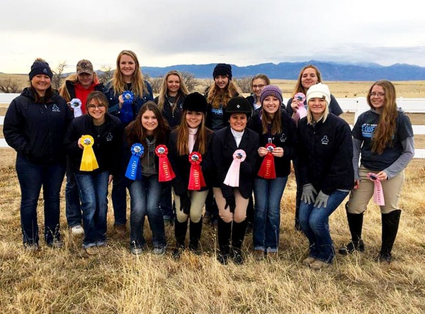 Equestrian team ends semester at hunt seat show